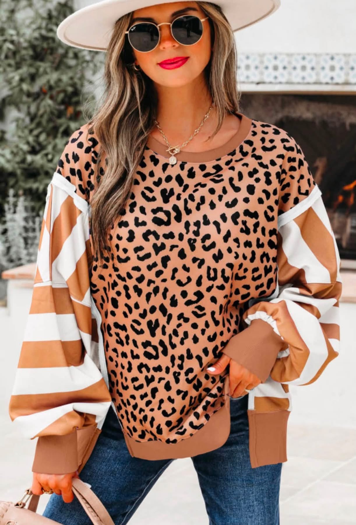 Leopard - striped sleeve pullover